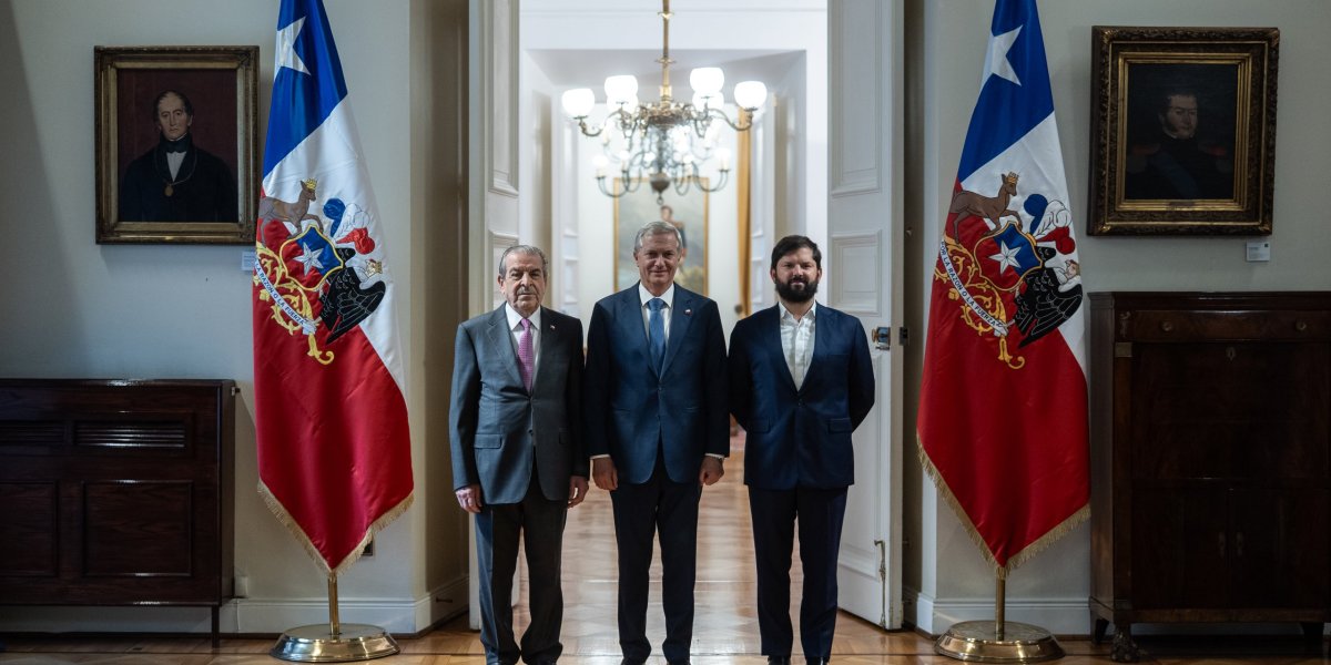 Ahora en DF | Expresidentes Frei y Boric visitan La Moneda para almuerzo protocolar con Kast