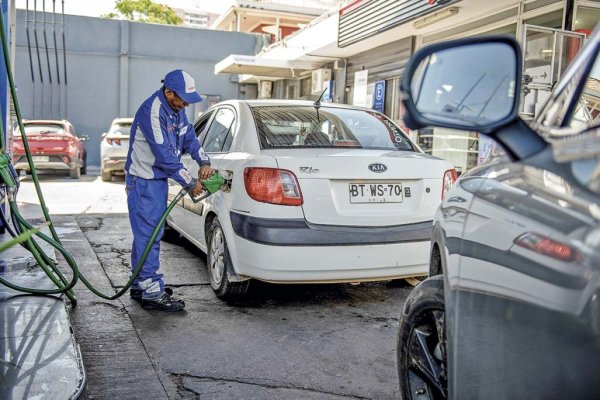 <p>La Agencia Internacional de Energía advierte de un ajuste en la oferta global de gasolina y diésel</p>