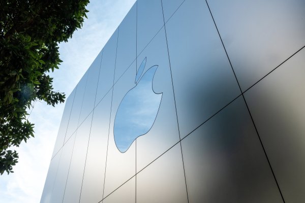 <p>Apple demanda a OpenAI y la acusa de robar secretos comerciales para nuevos dispositivos</p>