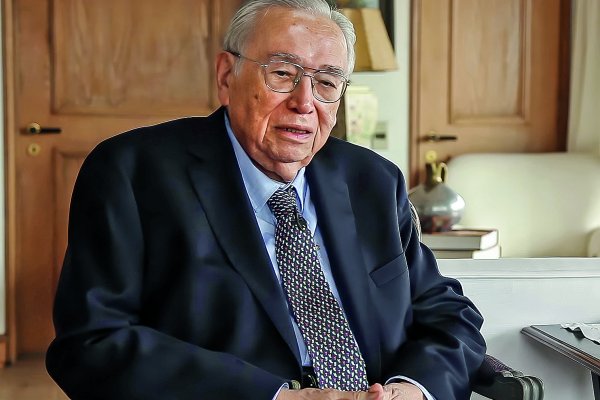 <p>A los 94 años fallece Enrique Krauss (DC), exministro del Interior de Aylwin y figura clave de la transición a la democracia</p>