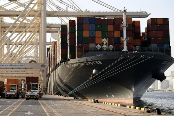 <p>DP World planea construir un nuevo puerto en la costa este de los Emiratos Árabes Unidos para evitar el estrecho de Ormuz</p>