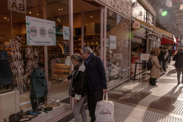 <p>La inflación de Argentina baja del 2% y alcanza su nivel más bajo desde mayo de 2005</p>