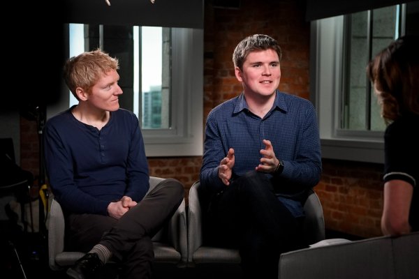<p>Los hermanos Patrick y John Collison, fundadores de Stripe. Foto: Bloomberg</p>
