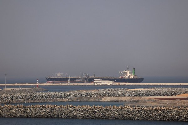 <p>Además de los ataques en todo el golfo Pérsico, el transporte marítimo está amenazado por un posible cierre del mar Rojo. (Foto: Reuters)</p>