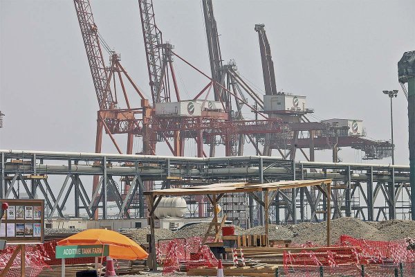 <p>Resiliencia en construcción: cómo el Golfo redibuja sus rutas para reducir la dependencia de Ormuz</p>