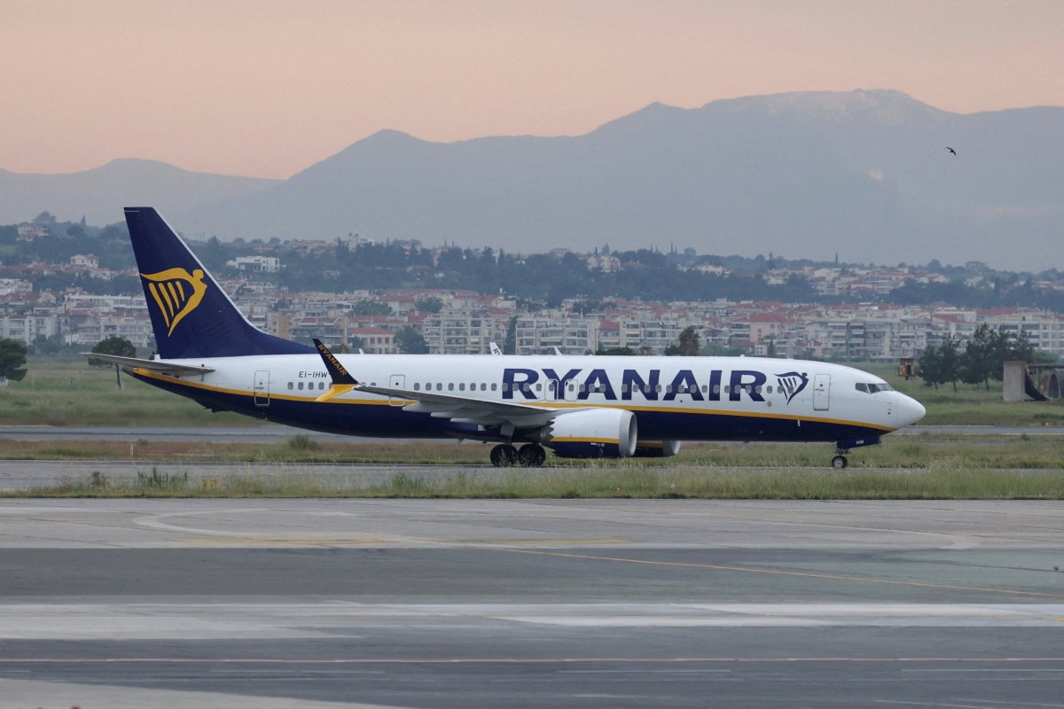 <p>Ganancias de Ryanair caen 34% por el impacto de la guerra en Medio Oriente en las tarifas y el combustible</p>