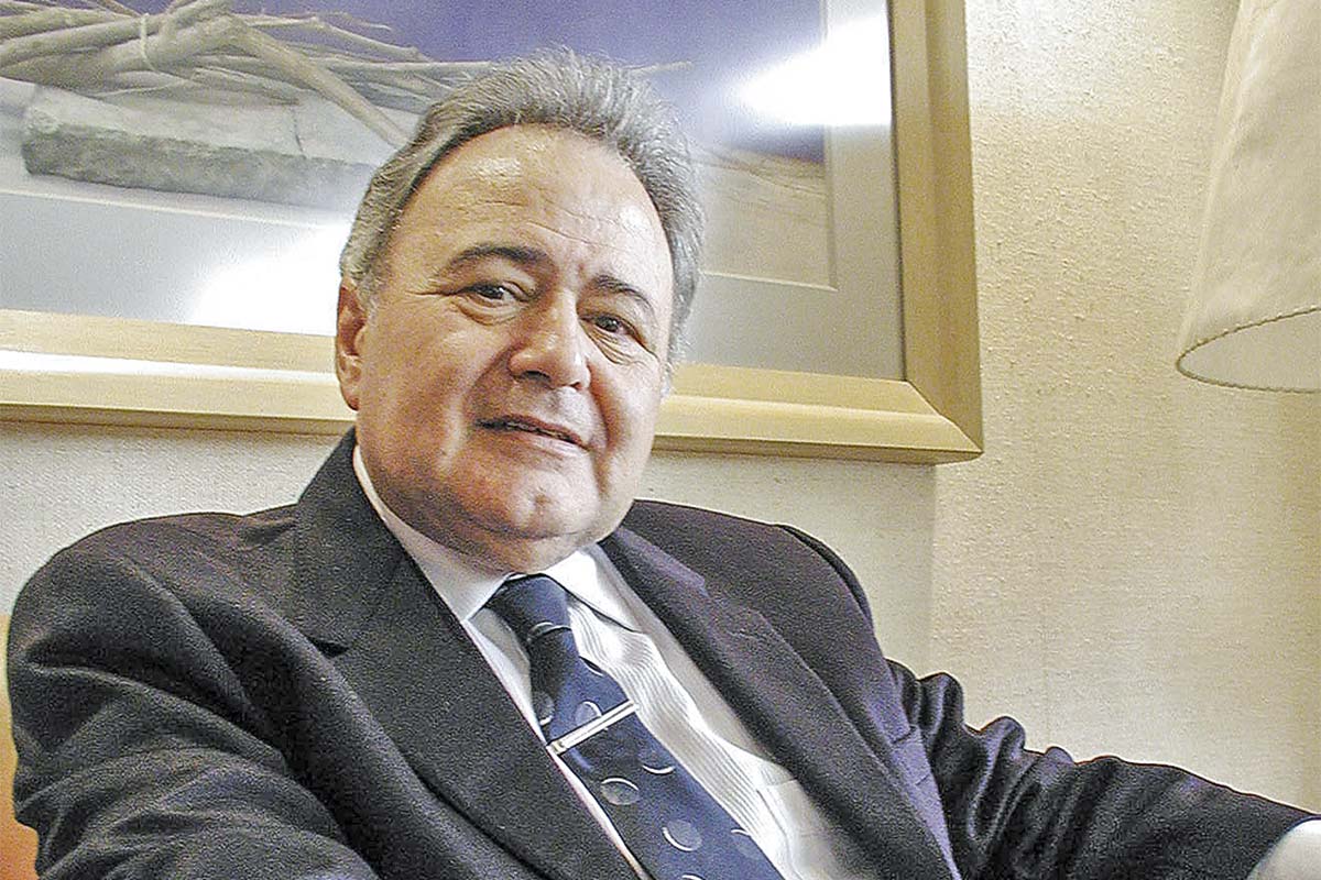 <p>El fundador de la cadena Farmacias Ahumada (FASA) murió a los 84 años de edad.</p>