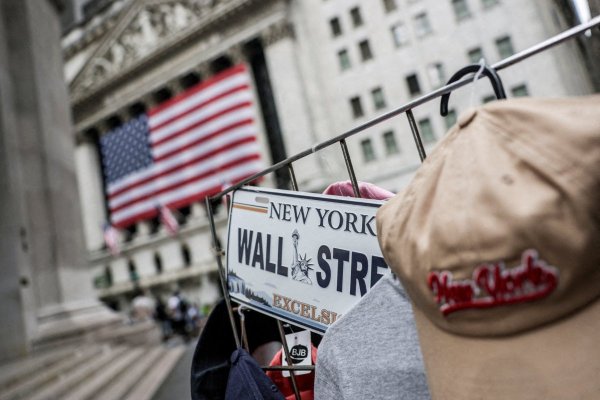 <p>Wall Street abre mixto y el IPSA comienza jornada plano en medio de nueva alza del petróleo</p>