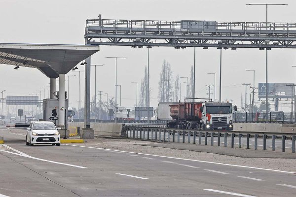 MOP retoma análisis de una política nacional de peajes que fijaría una tarifa por kilómetro para la Ruta 5 y vías transversales