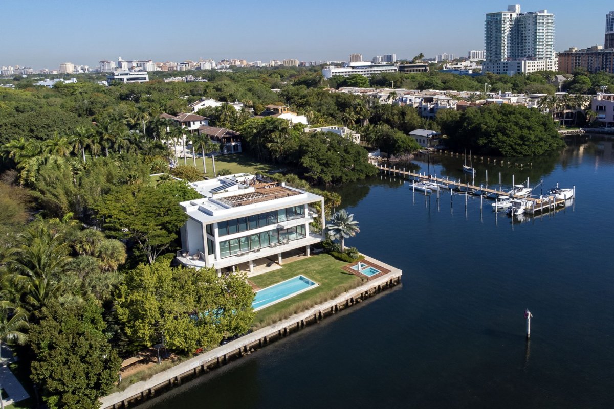 <p>Miami supera a Nueva York en ventas de viviendas de ultralujo por migración de grandes fortunas</p>