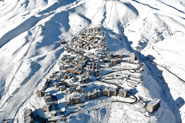 Valle Nevado y La Parva registran las mayores nevadas de las últimas cuatro décadas y reactivan la temporada de esquí