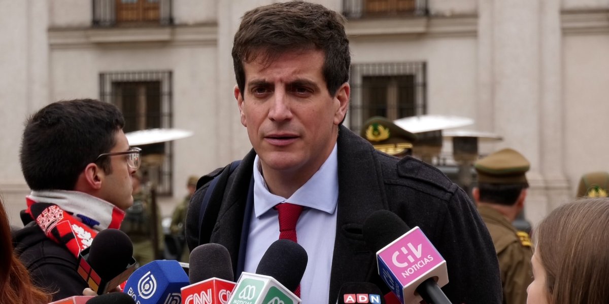 <p>Ahora en DF | Diputado Schalper respalda a exsubsecretario de Hacienda tras su renuncia: "Es el camino correcto el que ha tomado"</p>