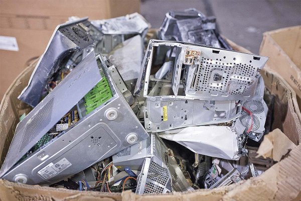 Falabella, Cencosud y Tottus se suman a plataforma para reciclar basura eléctrónica