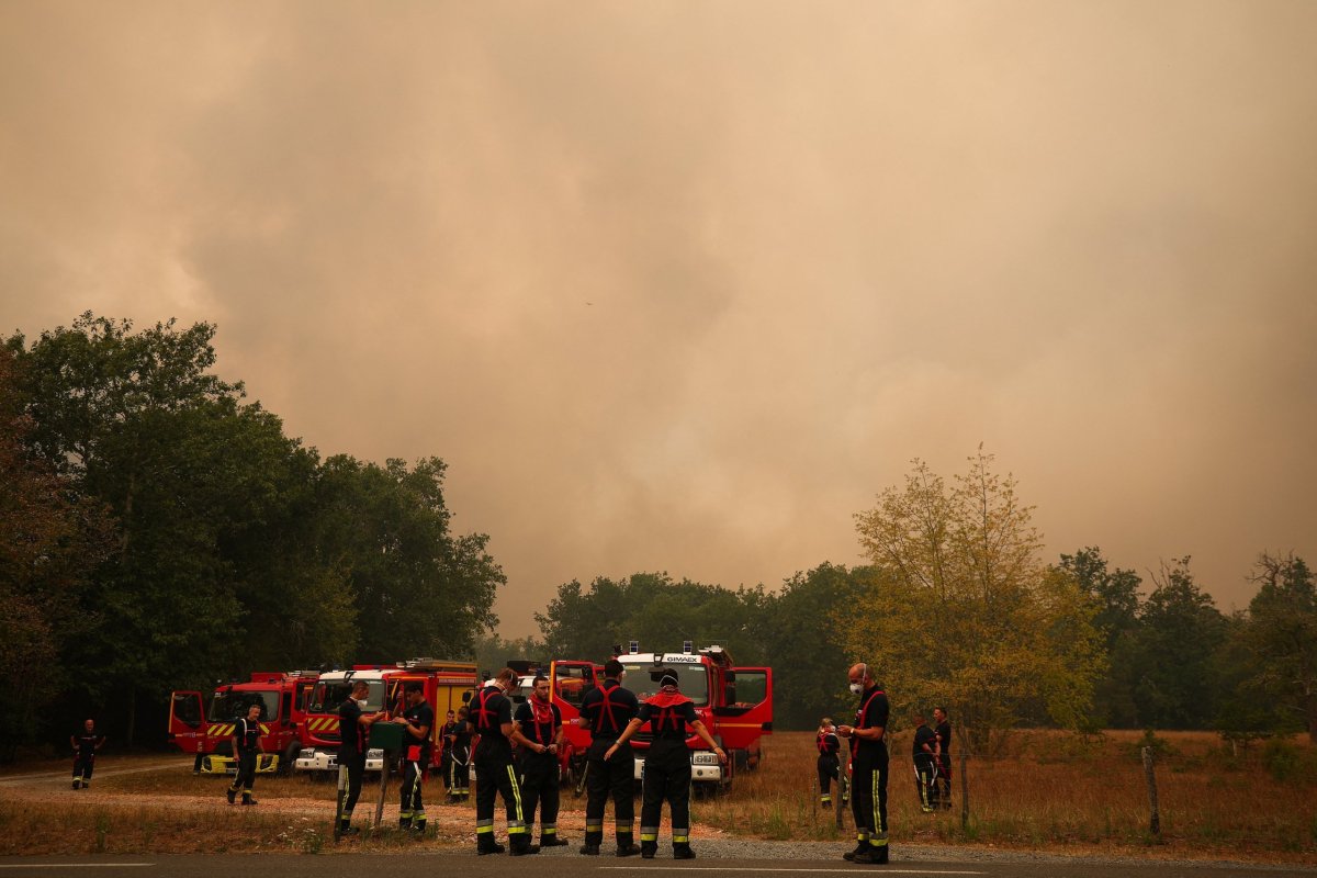 <p>Incendios forestales amenazan a Burdeos, Francia y España que luchan contra las llamas</p>
