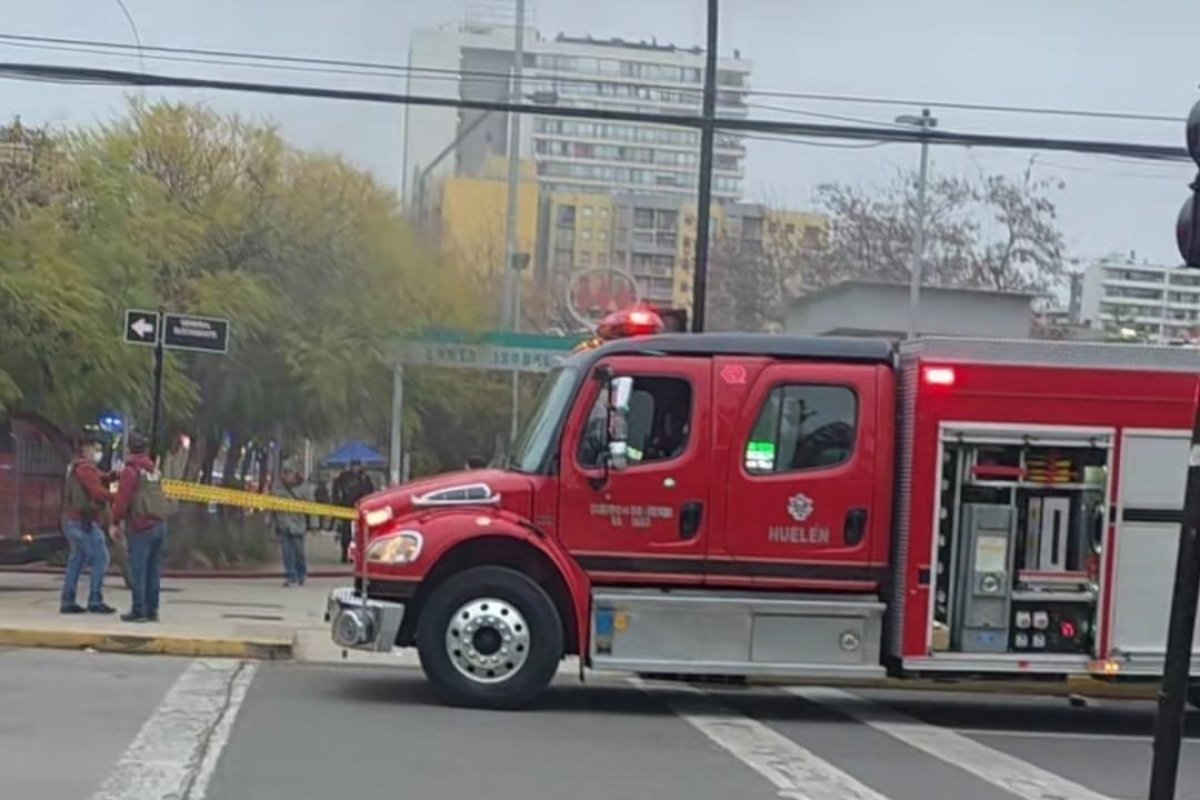 <p>Metro de Santiago suspende servicio en seis estaciones de la Línea 5 tras incidente con humo en Santa Isabel</p>