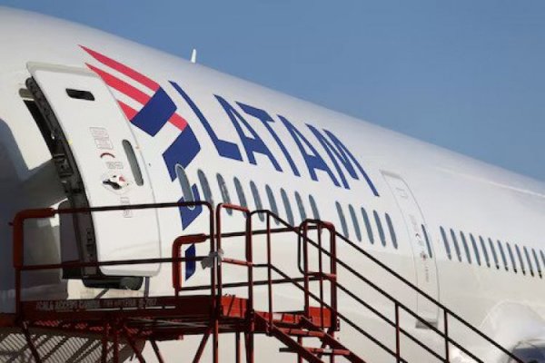 <p>Latam suspende su ruta directa entre Santiago y Neuquén tras menos de cinco meses de operación</p>