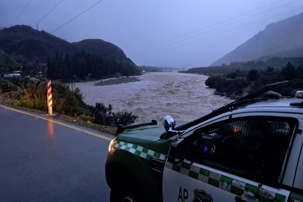 <p>Decretan Alerta Roja Regional en Maule por intensidad del sistema frontal: lluvias provocan desbordes de ríos en distintos puntos de la zona</p>