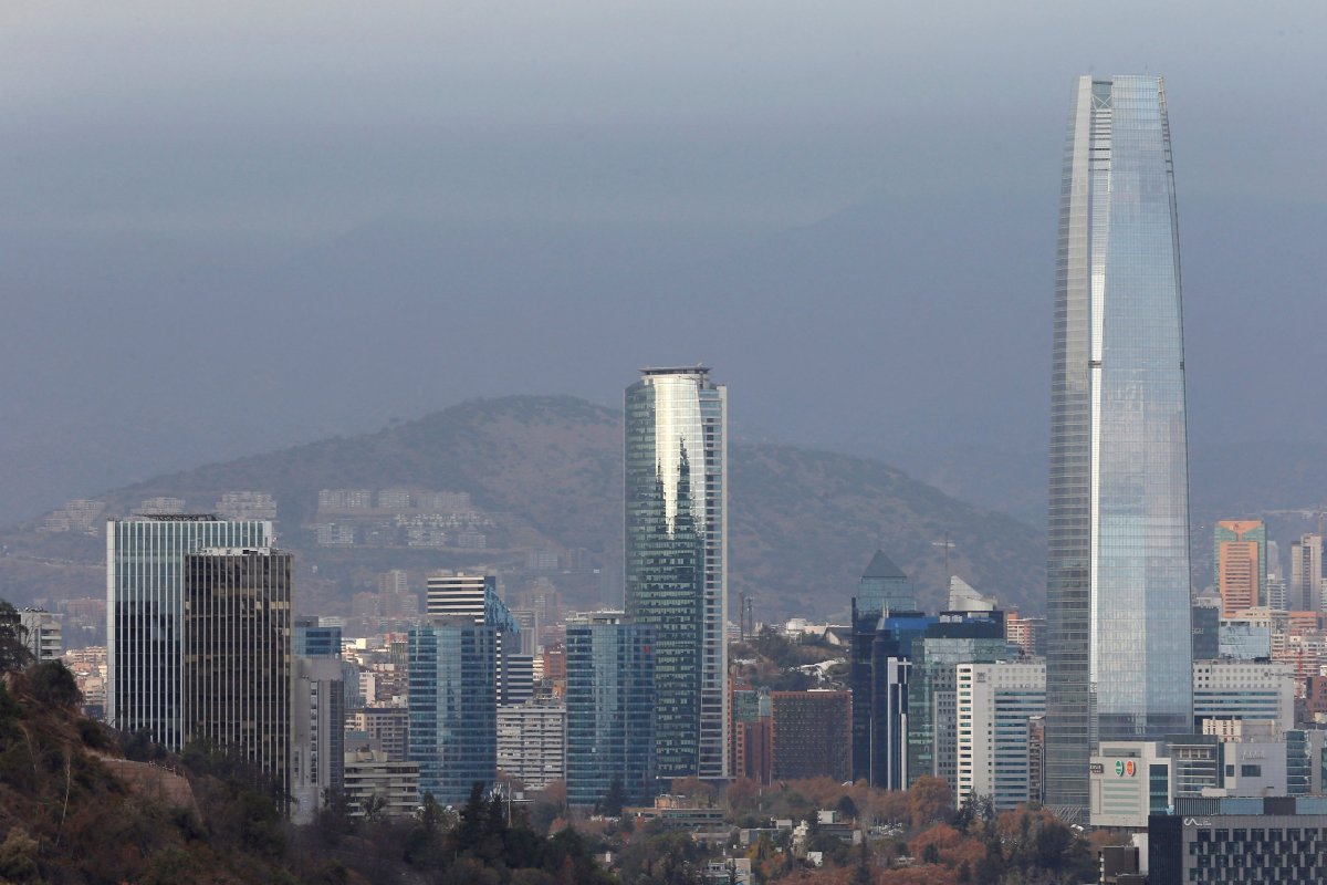 <p>Se trata de la primera colocación internacional efectuada al amparo de la Ley N° 21.831, que autoriza un mayor endeudamiento del gobierno en 2026. (Foto: Reuters)</p>