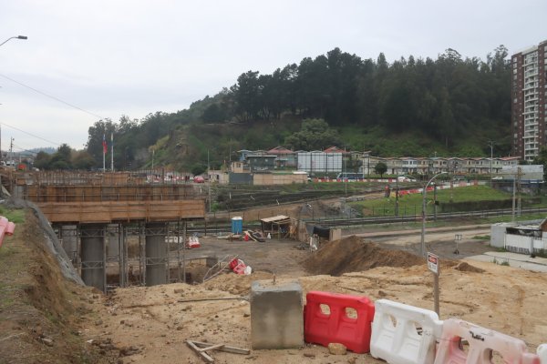 Acorraladas por el factoring, contratistas de firma española que abandonó obras exigen pagos por $ 3 mil millones y alistan demandas contra el Estado