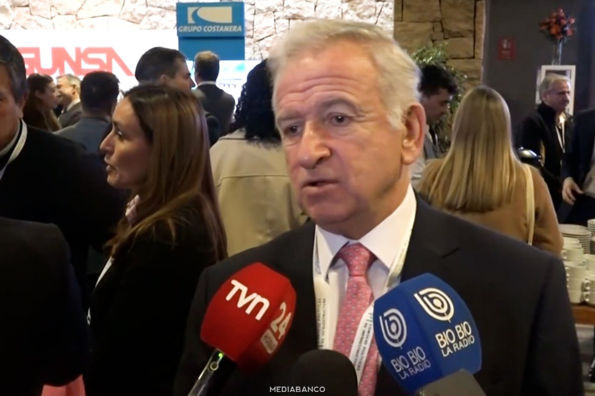 Ahora en DF | Exministro Larraín lamenta nuevos aranceles de Trump: "Se está pasando a llevar el tratado de libre comercio entre Chile y EEUU"