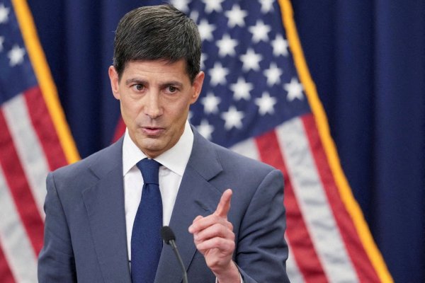 <p>Fed mantiene las tasas de interés sin cambios por quinta ocasión, pero Warsh empieza a enfrentar disidencias</p>