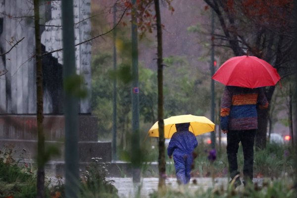 <p>Próximas 72 horas serán clave: dos nuevos sistemas frontales afectarán desde la zona central hasta el sur del país</p>