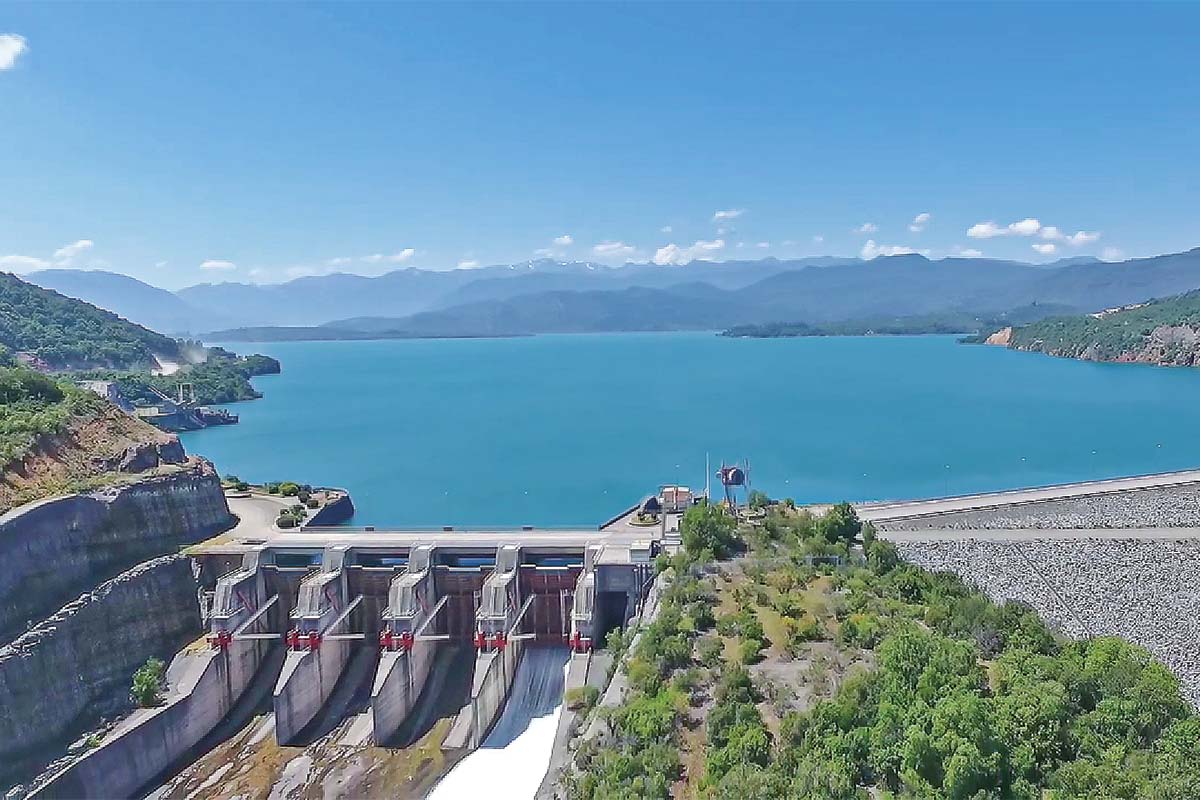 <p>Coordinador descarta déficit eléctrico a nivel nacional, pero enciende alertas por suministro en Los Ríos y Los Lagos</p>