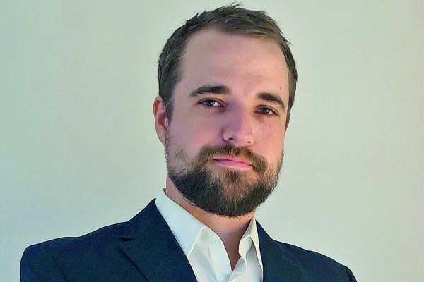 Kevin Burgett, economista cofundador de Monetary Policy Analytics: “Unas tasas más altas (de la Fed) equilibrarían mejor los riesgos”