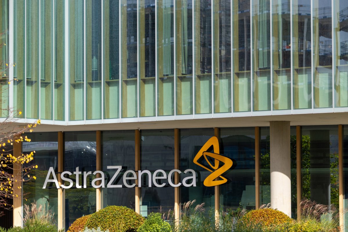 <p>AstraZeneca mantiene conversaciones con Bristol Myers Squibb para una posible fusión por valor de US$ 400.000 millones</p>