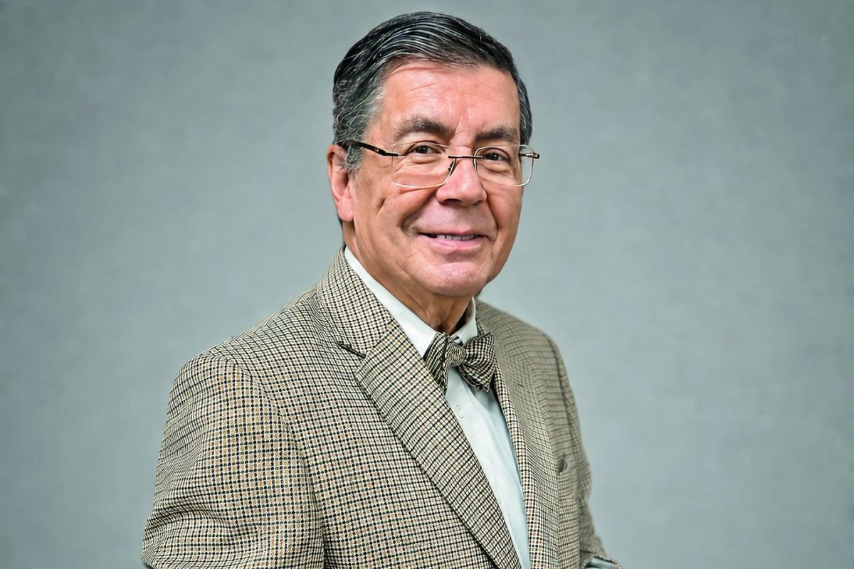 <p>Luis Riveros, exrector de la Universidad de Chile y su defensa a la invariabilidad tributaria:“El DL 600 estuvo vigente por 40 años... ¿Vivimos 40 años en la inconstitucionalidad?</p>