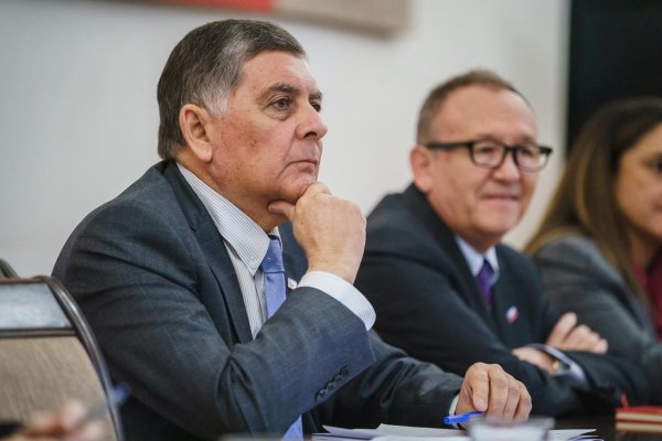 <p>La Moneda define ingresar tres vetos a ley miscelánea: anatocismo, olvido financiero y pago a Pymes en 30 días</p>
