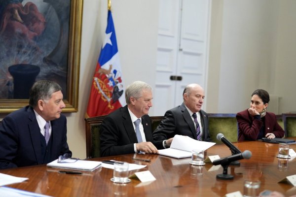 <p>Un comité político con foco en lo que será la votación del artículo pendiente de la cpmpensación a los municipios fue el de este lunes. Foto: Presidencia.</p>