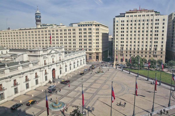 <p>Presidente, jueces y seremis incluidos: gobierno presenta reforma constitucional que incluye cesación del cargo por positivo en test de drogas</p>
