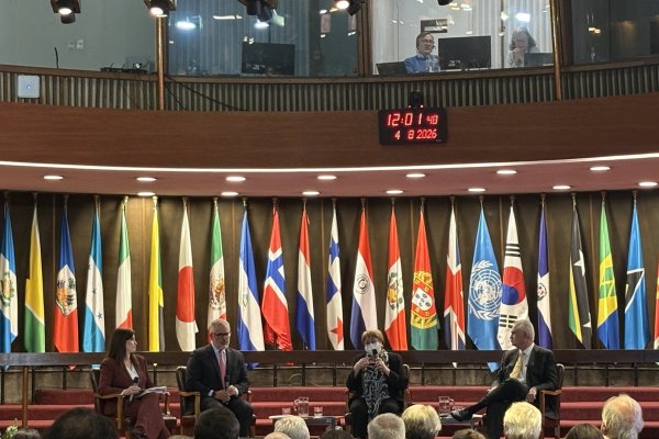 <p>¿Señal para EEUU y China? Cepal llama a privilegiar el "no alineamiento activo" y optar por alianzas flexibles con diversos socios</p>