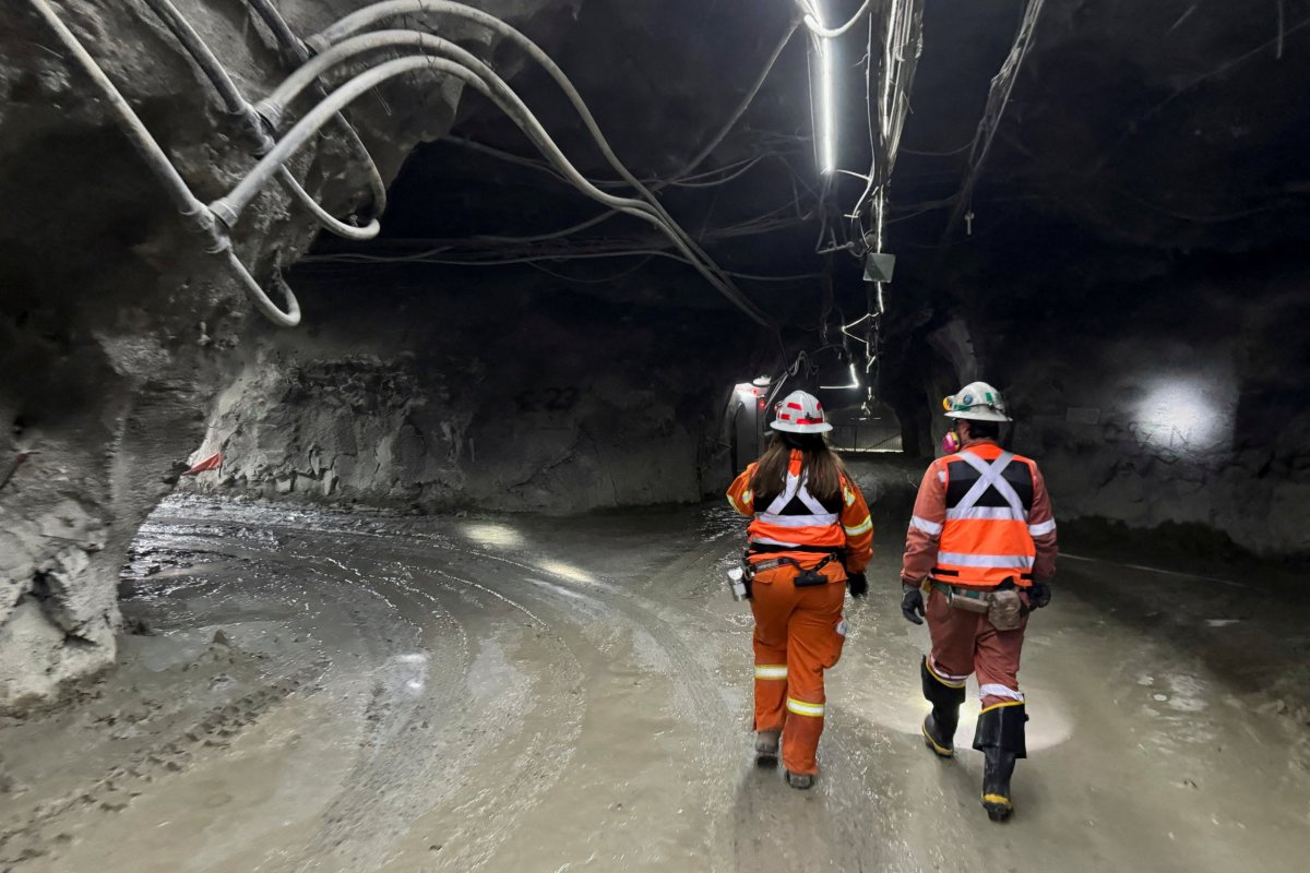 <p>El Teniente, con más de un siglo de antigüedad, posee más de 4.500 kilómetros de túneles y galerías subterráneas. (Foto: Reuters)</p>