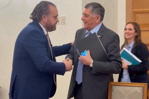 <p>Gobierno reconsidera decisión y confirma construcción de corredores de transporte público en Gran Concepción: Giacaman se reunió con biministro Alvarado</p>