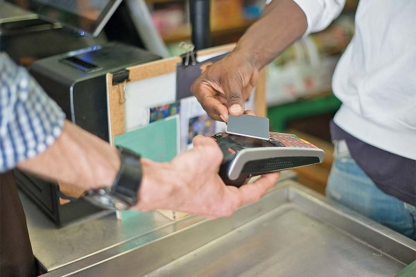 <p>Pagos digitales aumentan 15% y llegan a 435 transacciones anuales por persona, según informe del Banco Central</p>