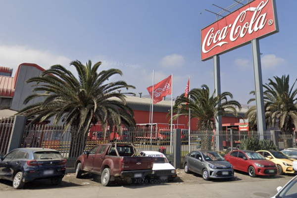 Coca-Cola Andina aplica medidas de resguardo en planta de Antofagasta tras sumario sanitario de Seremi de Salud