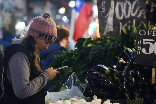 <p>Entre las divisiones con aumentos en sus precios, destacaron alimentos y bebidas no alcohólicas. Foto: Aton Chile</p>