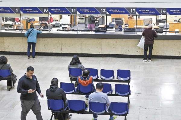 El 99% de los servicios estatales recibió el bono máximo por metas y la Dipres afina cambios
