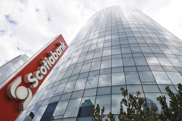 Tras 17 años de juicios, sindicato logra que Scotiabank concrete millonario pago a extrabajadores