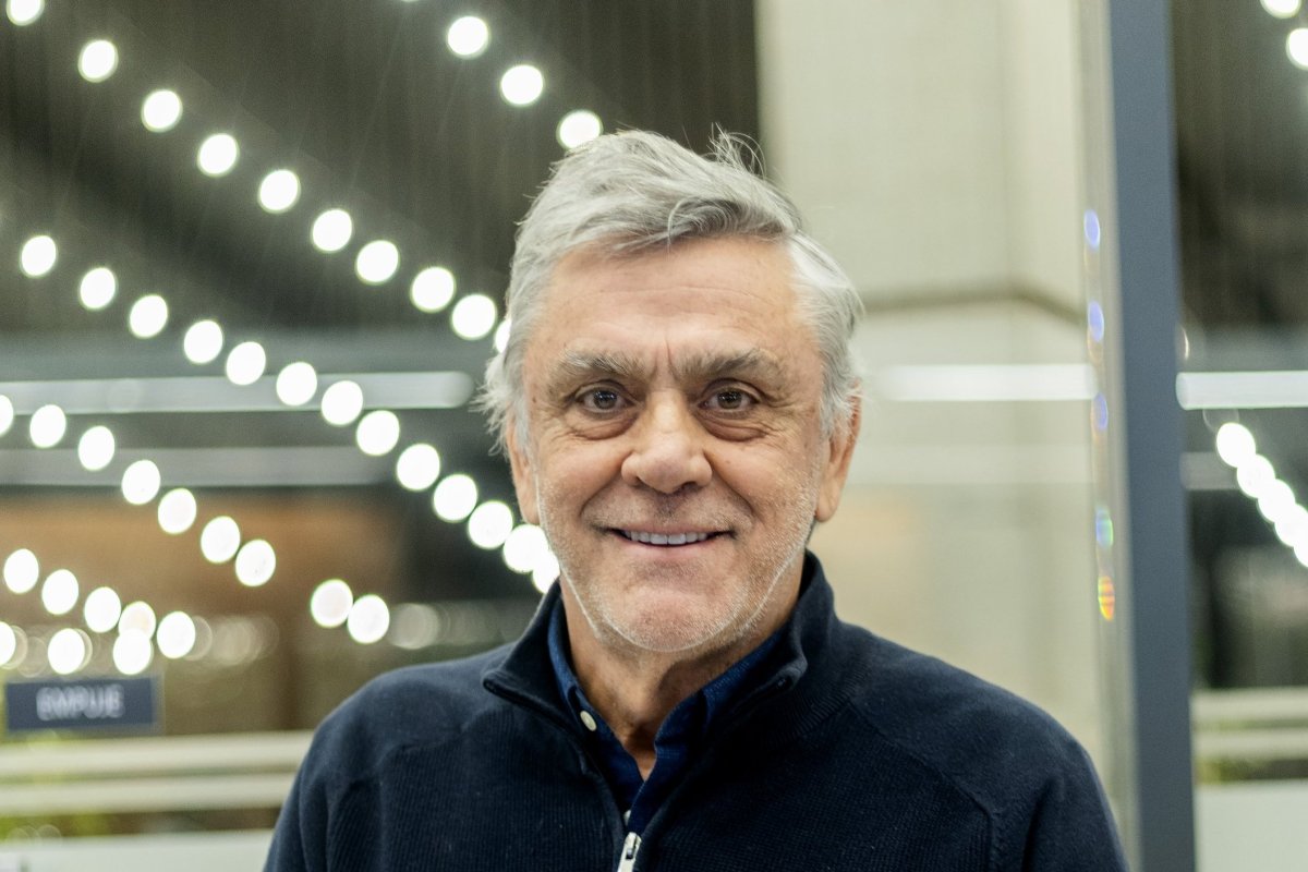 <p>Pablo Longueira le pone tarea al gobierno: “La reforma al sistema político también es relevante y urgente”</p>