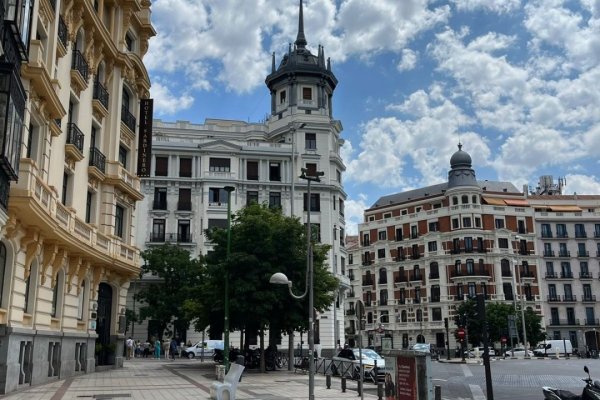 La firma en la que invierte el expresidente de la Cámara Chilena de la Construcción, Juan Armando Vicuña, que conquista a los altos patrimonios en España