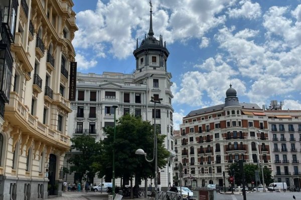 La firma en la que invierte el expresidente de la Cámara Chilena de la Construcción, Juan Armando Vicuña, que conquista a los altos patrimonios en España