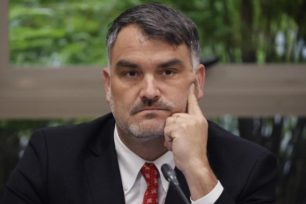 <p>Duro traspié del gobierno en la Comisión de Hacienda del Senado que sólo aprobó el veto al anatocismo</p>
