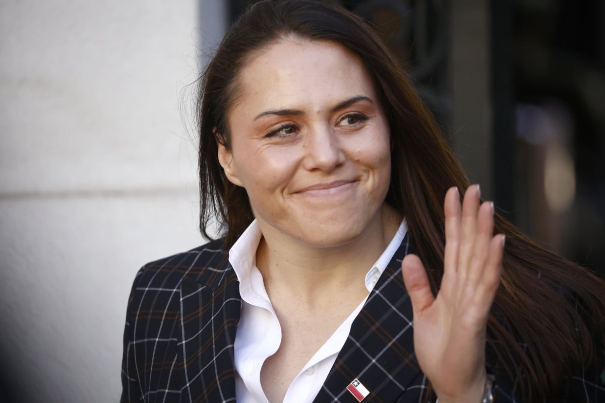 <p>Presidente Kast acepta renuncia de ministra del Deporte, Natalia Duco, tras denuncia de mal uso de auto fiscal</p>