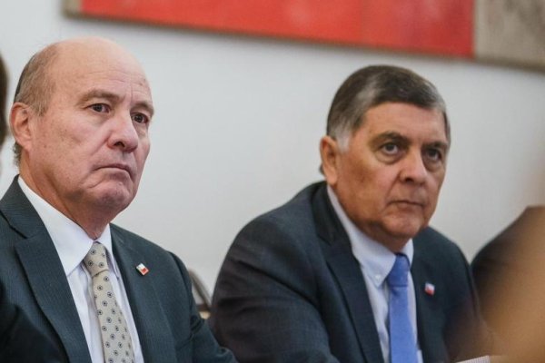 <p>Alvarado y Quiroz se reúnen para “limar asperezas” y Kast afirma que fue su responsabilidad no informar sobre requerimiento al TC</p>