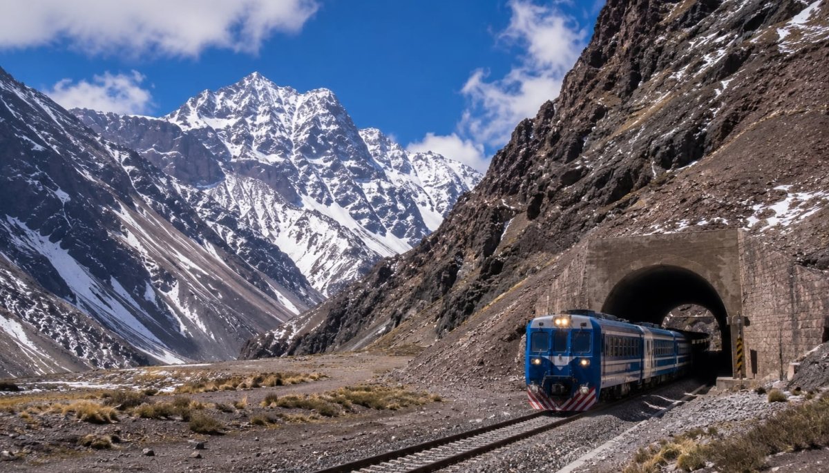 Autoridades impulsan plan para convertir el Puerto Terrestre Los Andes en nodo ferroviario multimodal