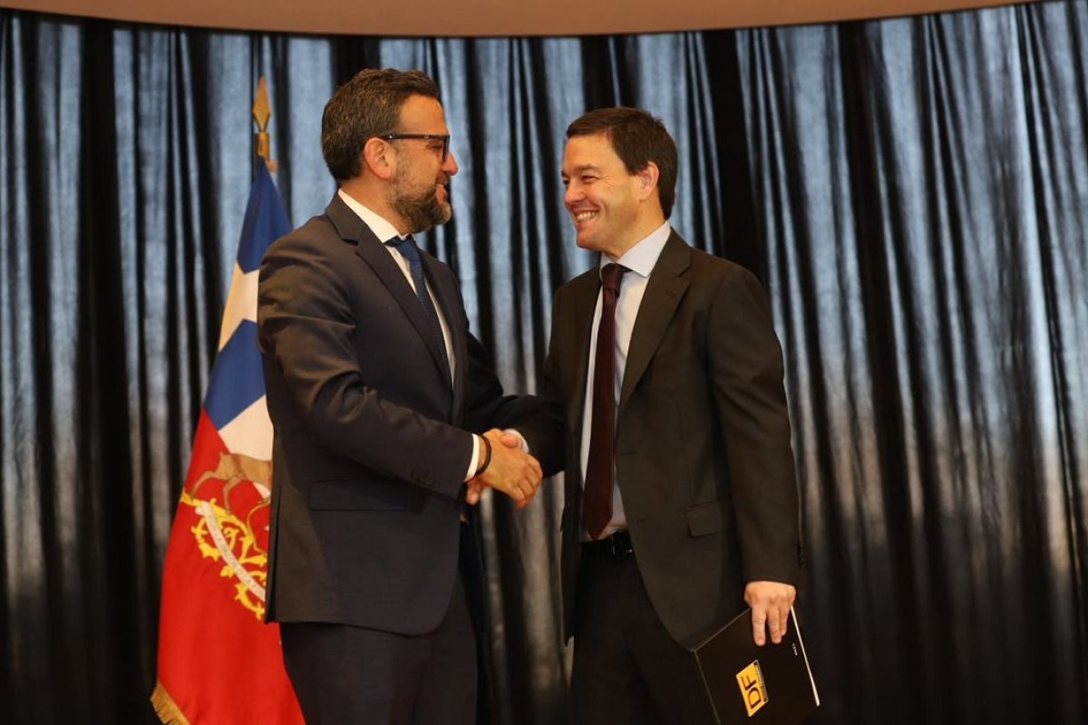 <p>José Tomás Santa María asume la presidencia de la Federación de Medios y aborda los desafíos de la IA para el periodismo</p>