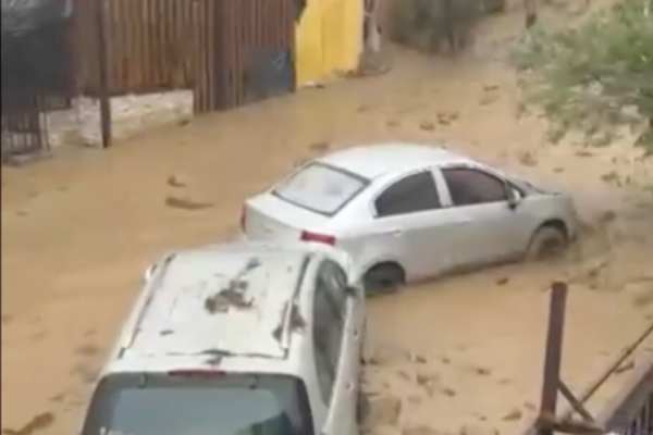 <p>Aluvión golpea a Tocopilla y Senapred declara Alerta Roja en cuatro comunas de Antofagasta</p>